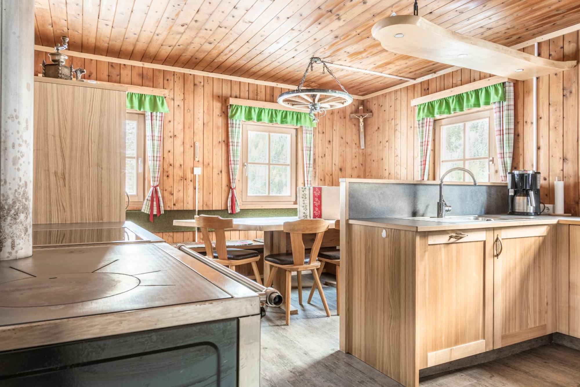 Hauserlhuette Zederhaus Buitenkant foto